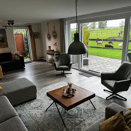 Vakantiewoning Le Garaazje 'S-Gravendeel Buitenkant foto