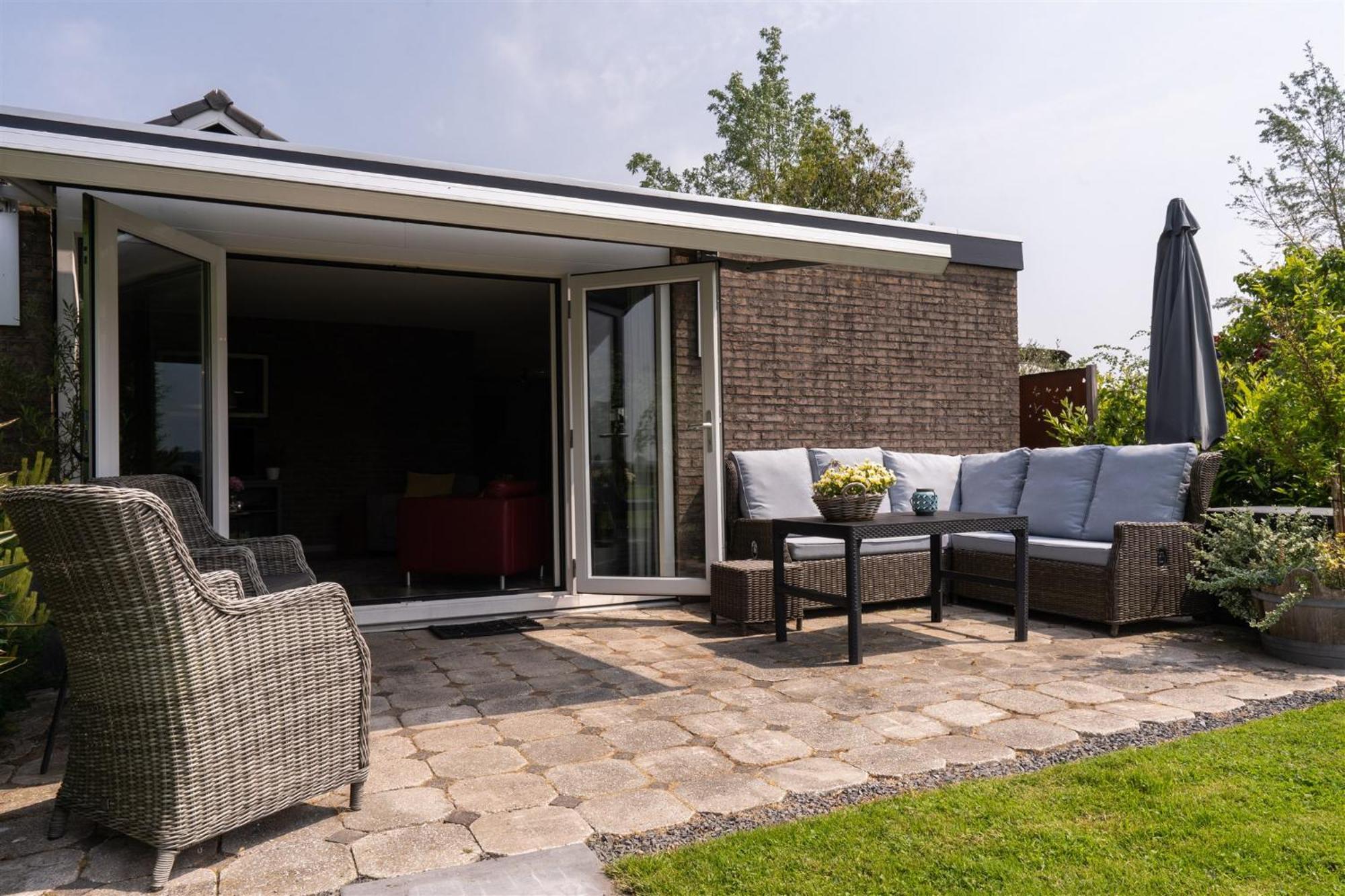 Vakantiewoning Le Garaazje 'S-Gravendeel Buitenkant foto