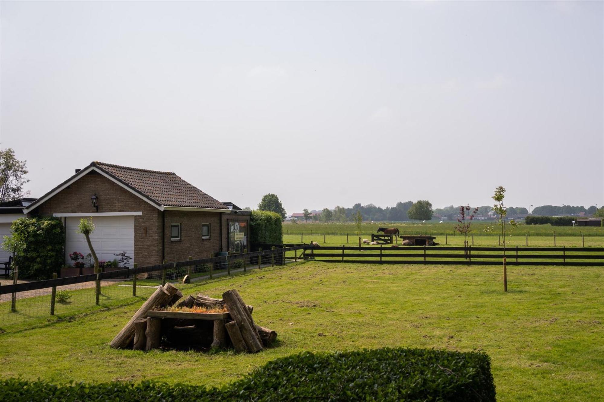 Vakantiewoning Le Garaazje 'S-Gravendeel Buitenkant foto
