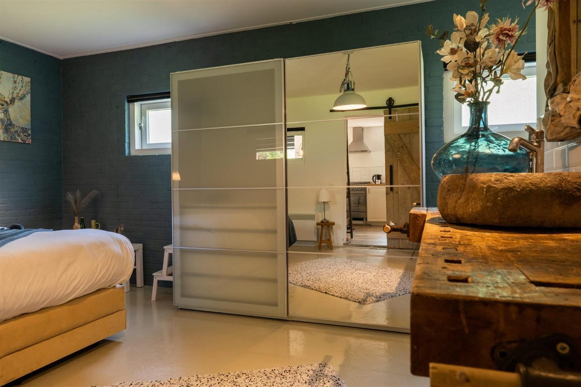 Vakantiewoning Le Garaazje 'S-Gravendeel Buitenkant foto
