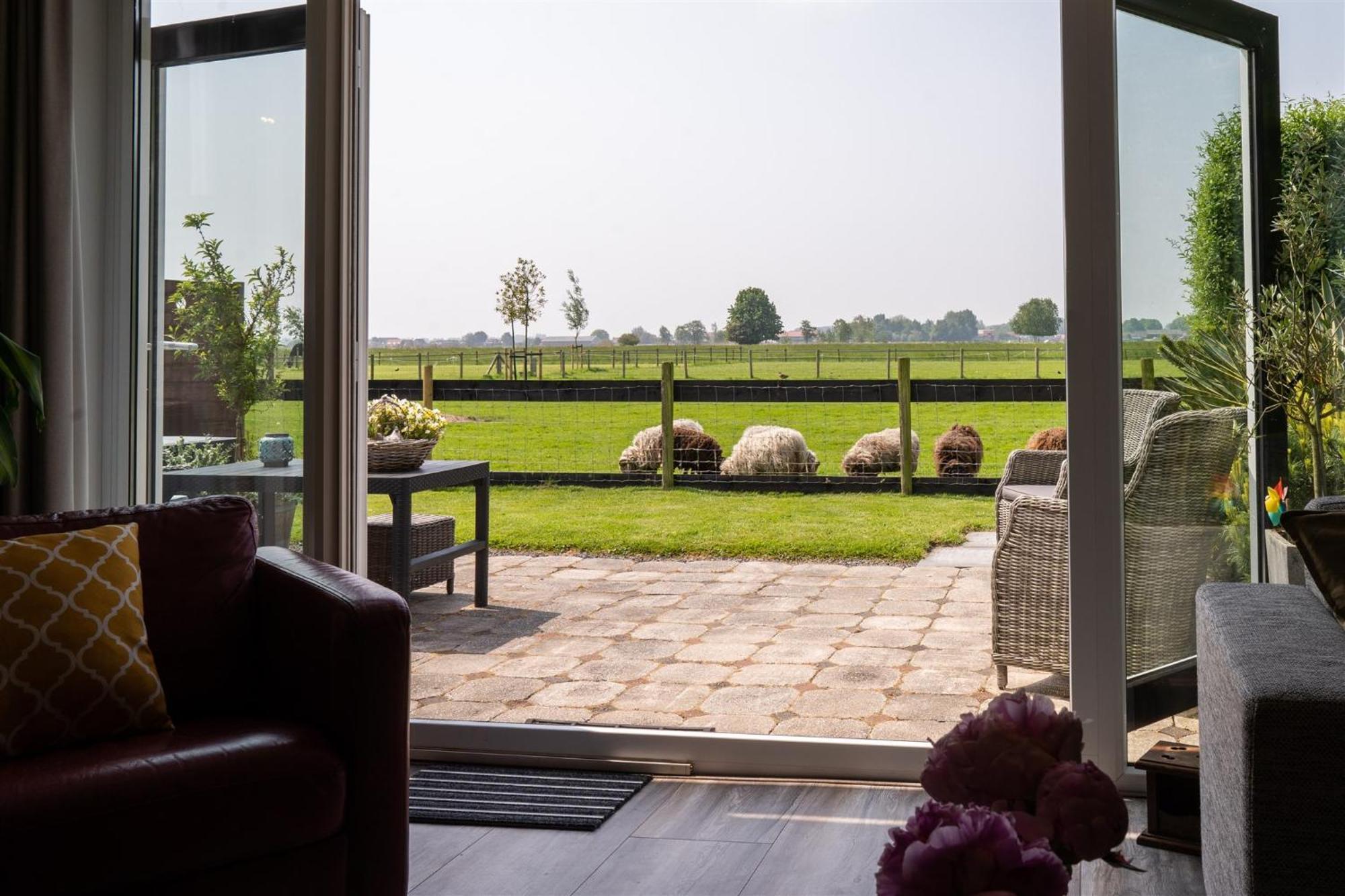 Vakantiewoning Le Garaazje 'S-Gravendeel Buitenkant foto