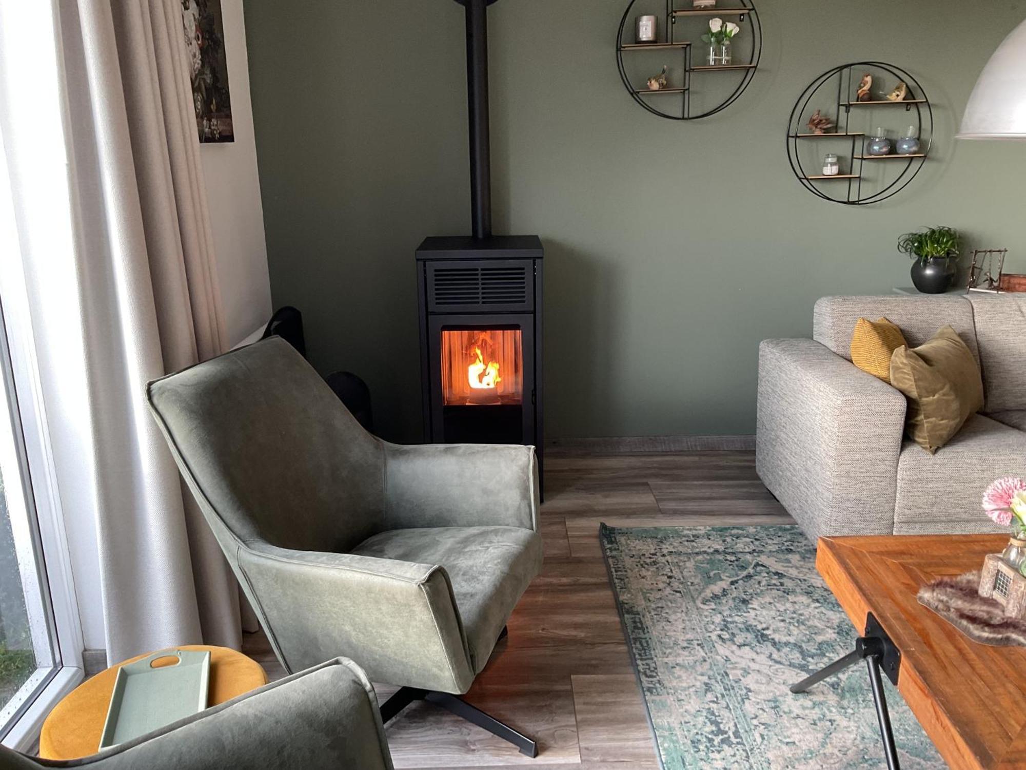 Vakantiewoning Le Garaazje 'S-Gravendeel Buitenkant foto